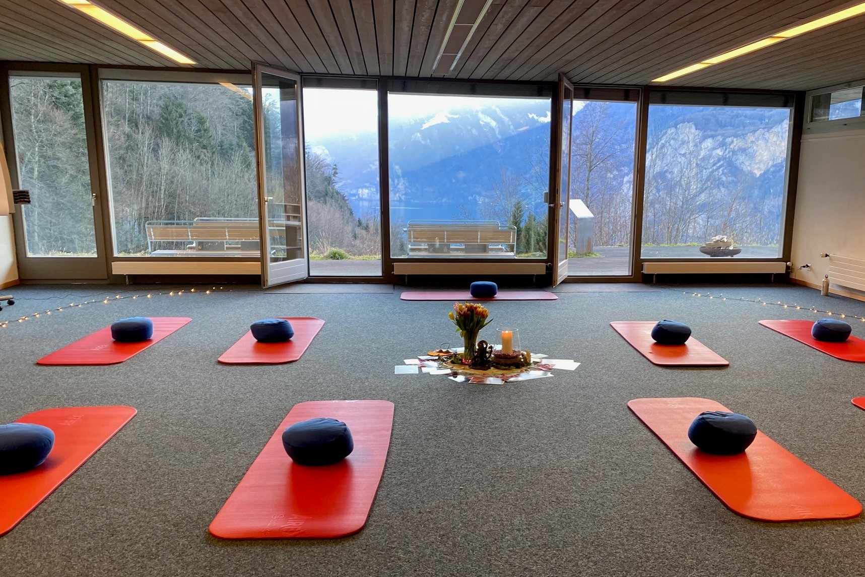 Meditations- und Yogaraum beim Auszeit Retreat in Morschach