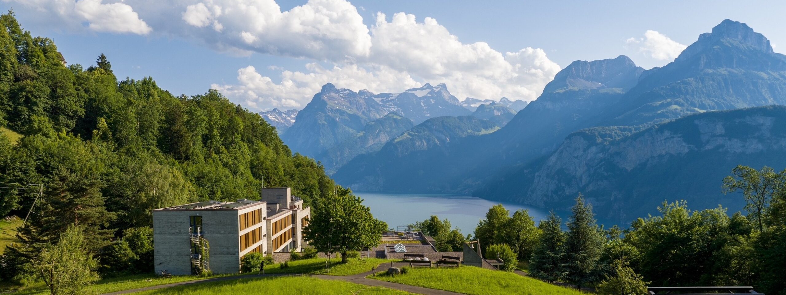 Natur und Seminarhaus beim Auszeit Retreat von Sonja Blattner in Morschach